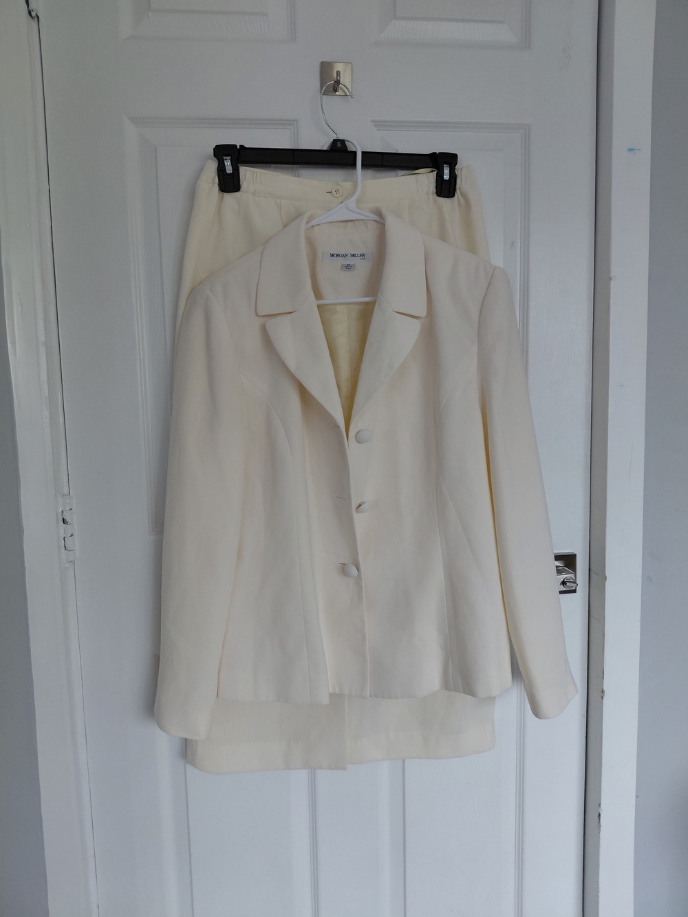 Morgan Taylor Cream Single-Breasted Suit